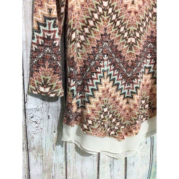 Absolutely Famous Size Small Top 💕❤️ - Picture 2 of 13